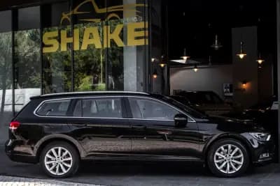 Sell Volkswagen Passat Variant 2017 - 10900 EUR, 290131 km - AUTO.MOTO.pt