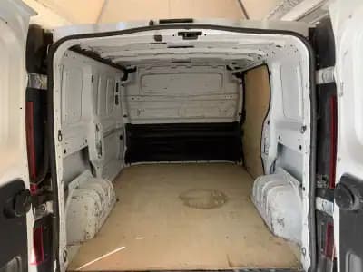 Sell Nissan NV300 2017 - 13500 EUR, 203327 km - AUTO.MOTO.pt