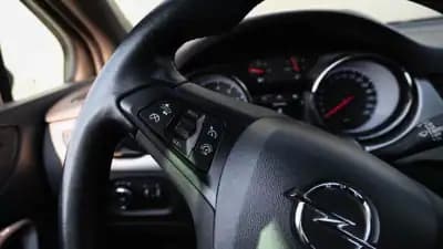 Vendo Opel Astra Sports Tourer 2020 - 12999 EUR, 97000 km - AUTO.MOTO.pt