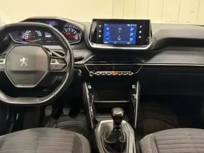 Vendo Peugeot 2008 2021 - 17890 EUR, 103000 km - AUTO.MOTO.pt