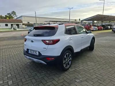 Vendo Kia Stonic 2018 - 12850 EUR, 45000 km - AUTO.MOTO.pt