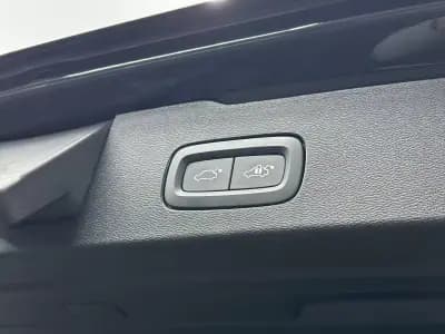 Vendo Volvo V60 2023 - 37500 EUR, 75000 km - AUTO.MOTO.pt