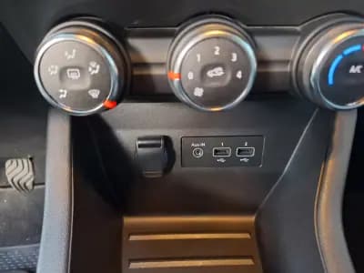 Vendo Renault Clio 2023 - 19990 EUR, 21500 km - AUTO.MOTO.pt