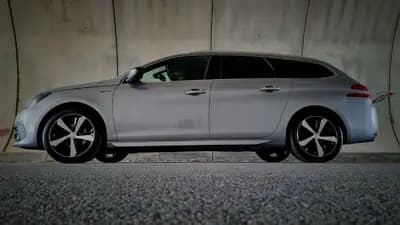 Sell Peugeot 308 SW 2018 - 15800 EUR, 139000 km - AUTO.MOTO.pt