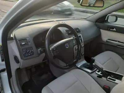 Sell Volvo V50 2009 - 6900 EUR, 276300 km - AUTO.MOTO.pt