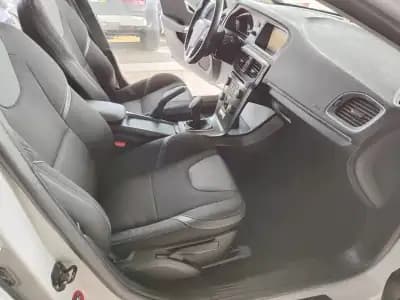 Vendo Volvo V40 2013 - 8350 EUR, 298100 km - AUTO.MOTO.pt