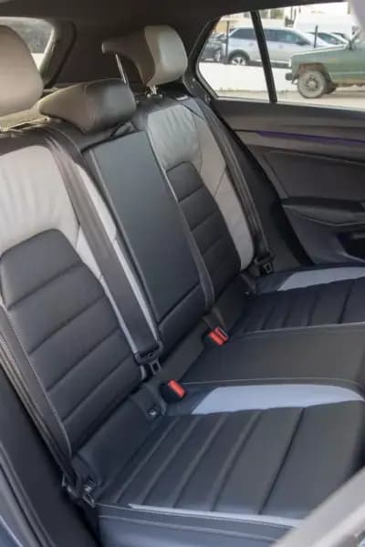 Sell Volkswagen Golf 2021 - 31990 EUR, 149000 km - AUTO.MOTO.pt