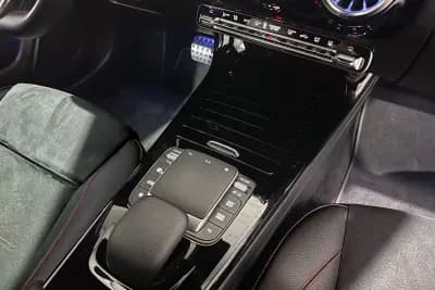 Vendo Mercedes-Benz A 250 Limousine 2022 - 31950 EUR, 32438 km - AUTO.MOTO.pt