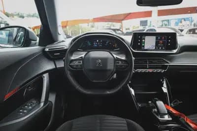 Sell Peugeot e-2008 2021 - 21750 EUR, 62670 km - AUTO.MOTO.pt