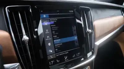 Sell Volvo S90 2016 - 24750 EUR, 266000 km - AUTO.MOTO.pt