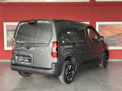 Vendo Peugeot Partner 2022 - 16990 EUR, 79102 km - AUTO.MOTO.pt