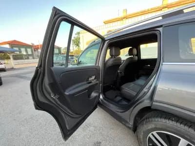 Sell Mercedes-Benz GLB 200 2021 - 28450 EUR, 180000 km - AUTO.MOTO.pt