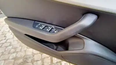 Vendo Audi A4 Avant 2017 - 19900 EUR, 194589 km - AUTO.MOTO.pt