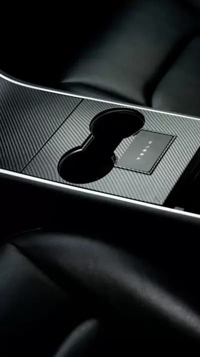 Vendo Tesla Model 3 2020 - 25990 EUR, 111680 km - AUTO.MOTO.pt