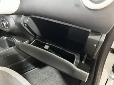 Vendo Renault Twingo 2021 - 12600 EUR, 23035 km - AUTO.MOTO.pt