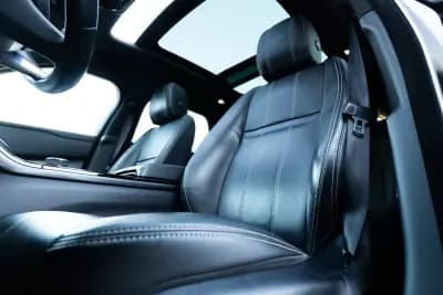 Vendo Land Rover Range Rover Velar 2019 - 52900 EUR, 115000 km - AUTO.MOTO.pt