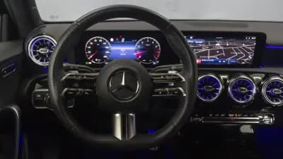 Vendo Mercedes-Benz A 200 2023 - 30850 EUR, 23000 km - AUTO.MOTO.pt