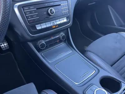 Vendo Mercedes-Benz CLA 200 2017 - 27990 EUR, 133325 km - AUTO.MOTO.pt