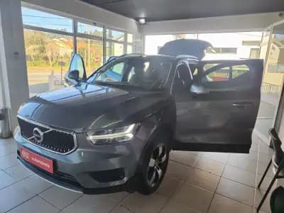 Vendo Volvo XC 40 2019 - 23850 EUR, 132000 km - AUTO.MOTO.pt