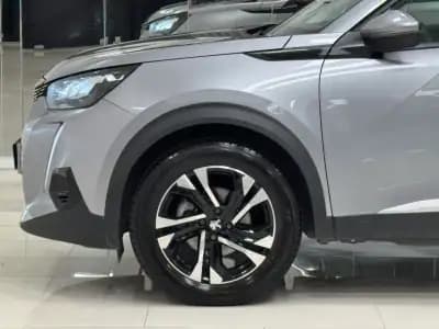 Vendo Peugeot 2008 2021 - 17990 EUR, 99850 km - AUTO.MOTO.pt