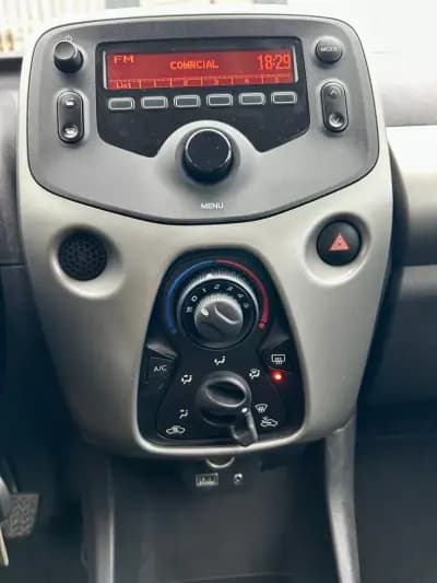 Sell Citroën C1 2018 - 8990 EUR, 56793 km - AUTO.MOTO.pt