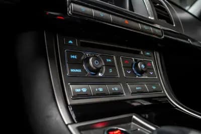 Sell Jaguar XF 2010 - 13990 EUR, 241933 km - AUTO.MOTO.pt