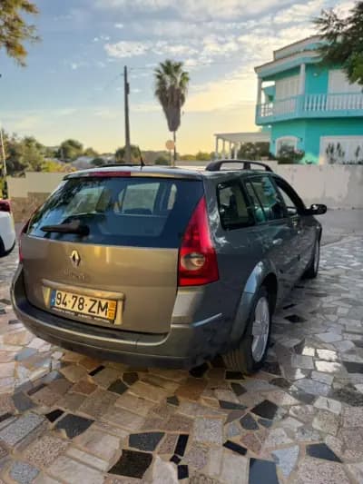 Sell Renault Mégane 2005 - 5500 EUR, 205713 km - AUTO.MOTO.pt