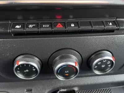 Vendo Renault Master 2021 - 21490 EUR, 245335 km - AUTO.MOTO.pt