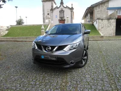 Vendo Nissan Qashqai 2015 - 13490 EUR, 216000 km - AUTO.MOTO.pt