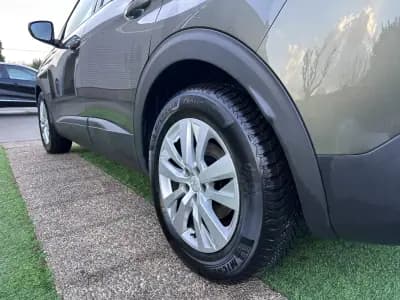 Vendo Peugeot 3008 2019 - 13900 EUR, 180000 km - AUTO.MOTO.pt