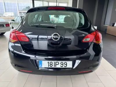 Vendo Opel Astra 2009 - 5990 EUR, 244173 km - AUTO.MOTO.pt