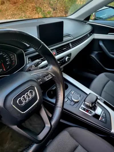 Vendo Audi A4 Avant 2017 - 22990 EUR, 183300 km - AUTO.MOTO.pt
