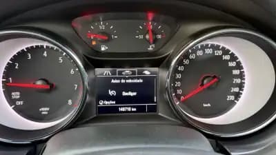 Vendo Opel Astra Sports Tourer 2021 - 11640 EUR, 149717 km - AUTO.MOTO.pt