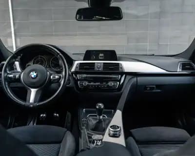 Vendo BMW 318 2016 - 23990 EUR, 113550 km - AUTO.MOTO.pt