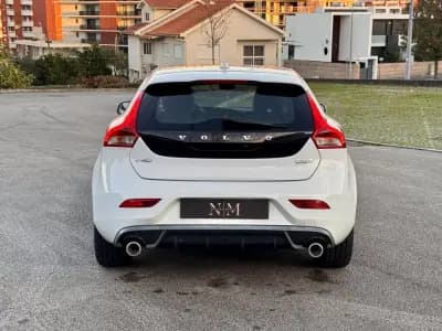 Vendo Volvo V40 2017 - 17990 EUR, 115000 km - AUTO.MOTO.pt