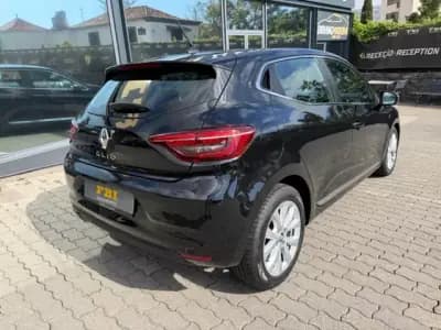 Sell Renault Clio 2022 - 15500 EUR, 77463 km - AUTO.MOTO.pt