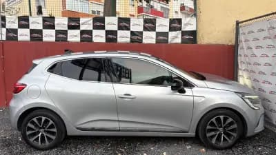 Vendo Renault Clio 2023 - 14500 EUR, 79000 km - AUTO.MOTO.pt