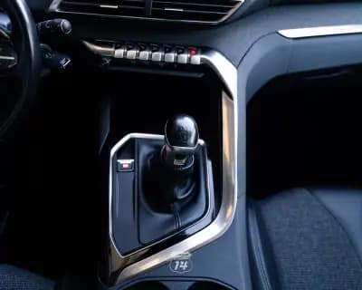 Sell Peugeot 3008 2019 - 17990 EUR, 149900 km - AUTO.MOTO.pt