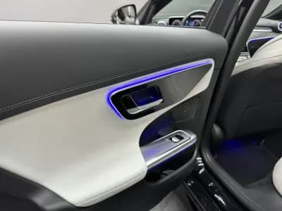 Vendo Mercedes-Benz C 300 2024 - 51990 EUR, 20500 km - AUTO.MOTO.pt