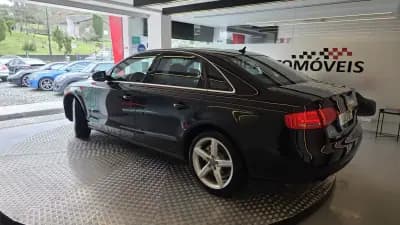 Vendo Audi A4 2011 - 13900 EUR, 186139 km - AUTO.MOTO.pt