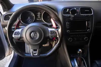 Sell Volkswagen Golf 2010 - 15990 EUR, 190000 km - AUTO.MOTO.pt