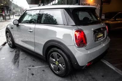 Vendo MINI 2021 - 17980 EUR, 78086 km - AUTO.MOTO.pt