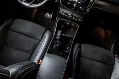 Vendo Volvo XC 40 2020 - 28980 EUR, 88796 km - AUTO.MOTO.pt