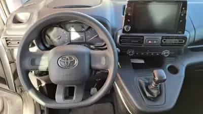 Sell Toyota Proace City Verso 2022 - 22900 EUR, 171567 km - AUTO.MOTO.pt