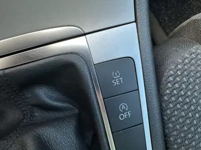 Vendo Volkswagen Passat 2010 - 6750 EUR, 210000 km - AUTO.MOTO.pt