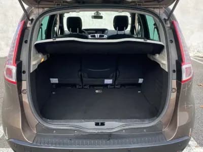 Vendo Renault Scénic 2010 - 7240 EUR, 176000 km - AUTO.MOTO.pt