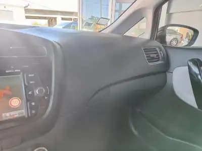 Vendo Kia Ceed SW 2015 - 8990 EUR, 144200 km - AUTO.MOTO.pt