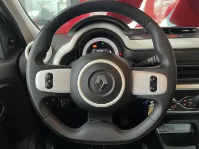 Vendo Renault Twingo 2022 - 13900 EUR, 6145 km - AUTO.MOTO.pt