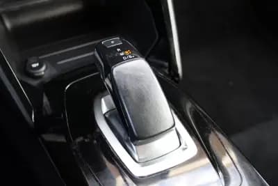 Sell Peugeot e-208 2020 - 13990 EUR, 144000 km - AUTO.MOTO.pt