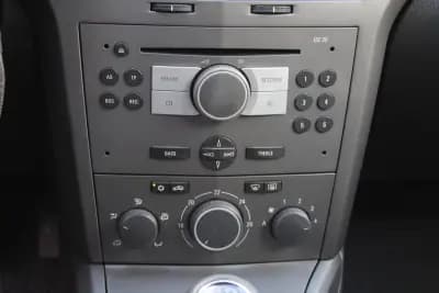 Sell Opel Astra Caravan 2007 - 5500 EUR, 142500 km - AUTO.MOTO.pt